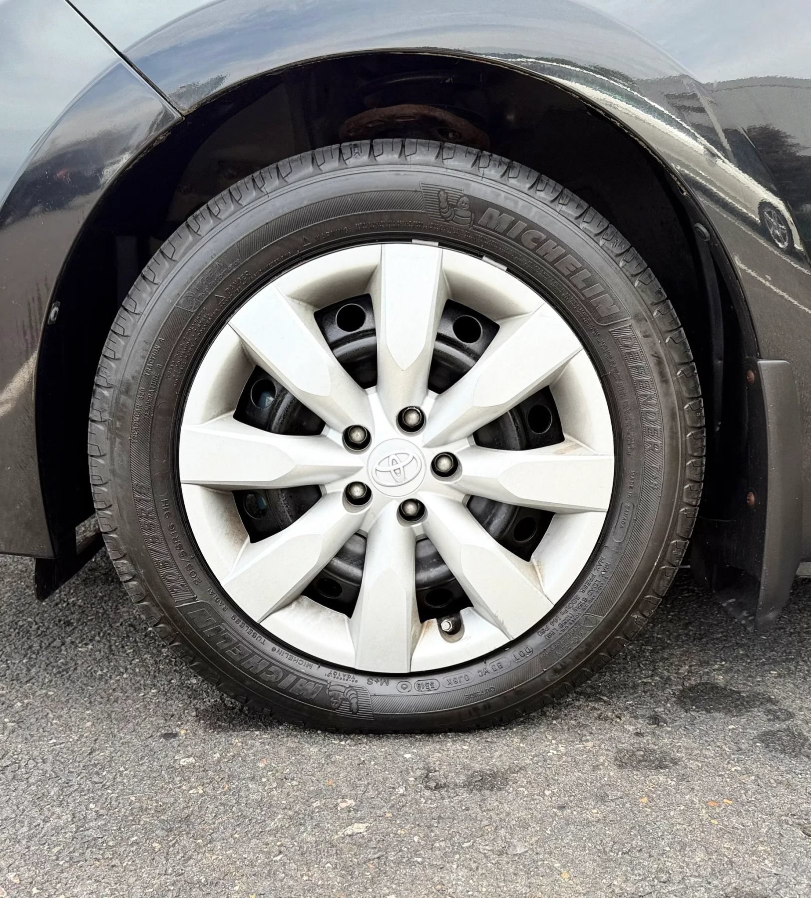 Used 2016 Toyota Corolla LE FWD image 40