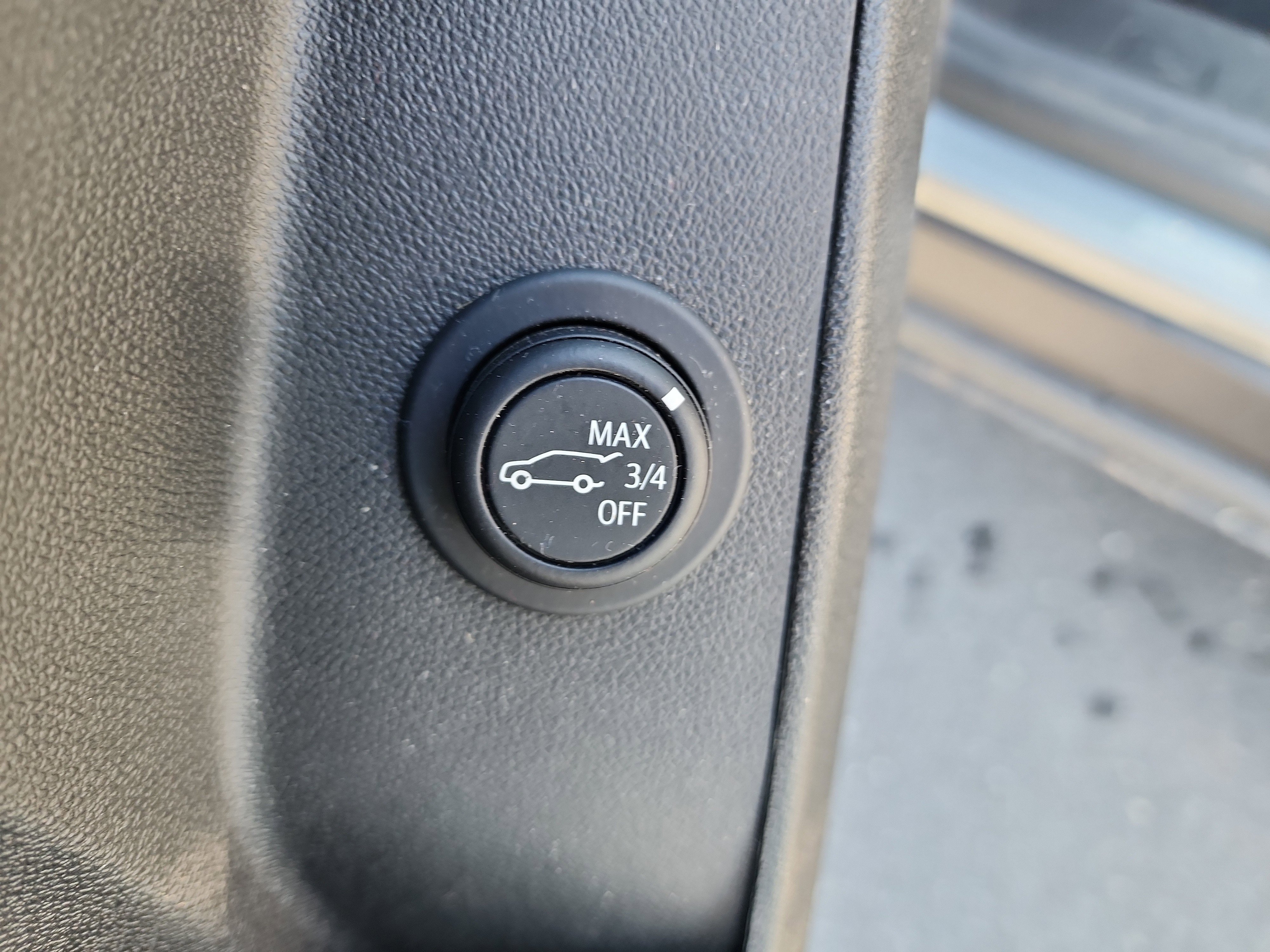 Certified 2023 Chevrolet Equinox LT AWD/4WD image 13