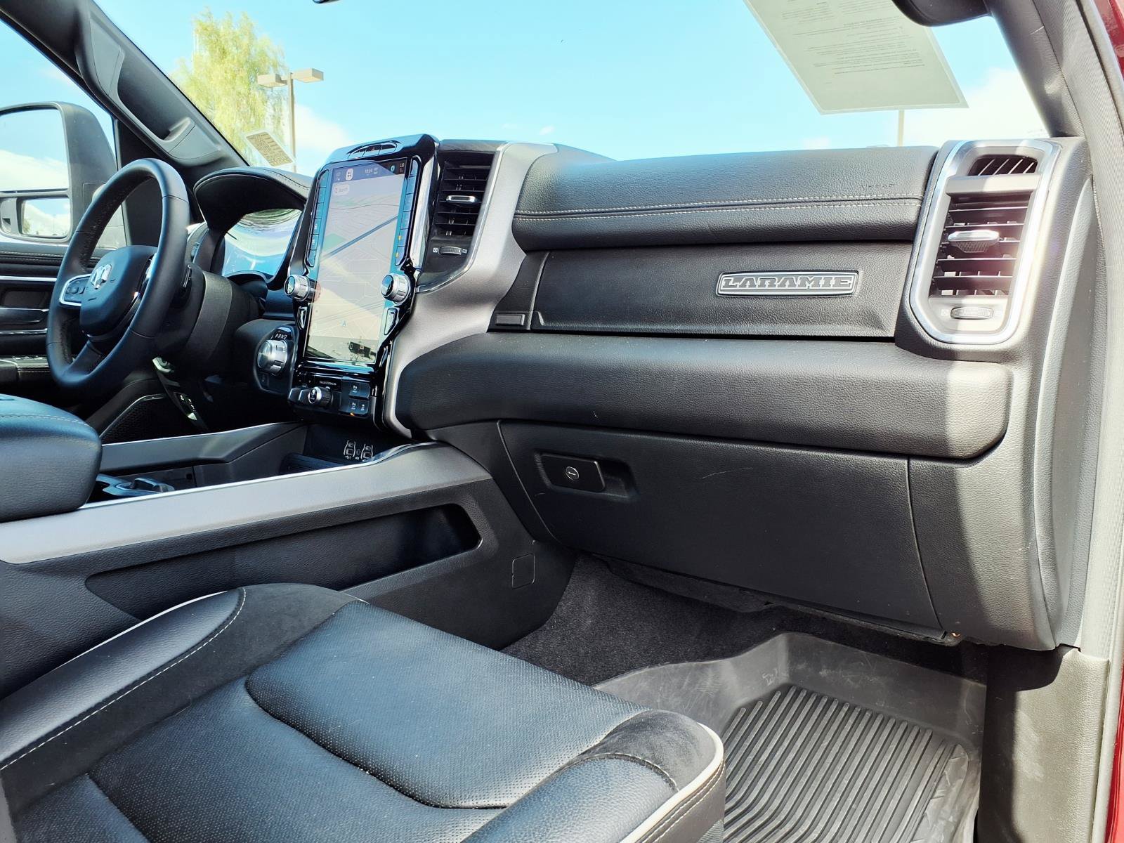 Used 2025 RAM 1500 Laramie w/ Sport Appearance Package AWD/4WD image 9
