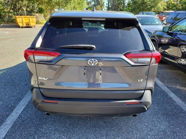 Used 2022 Toyota RAV4 LE image 5