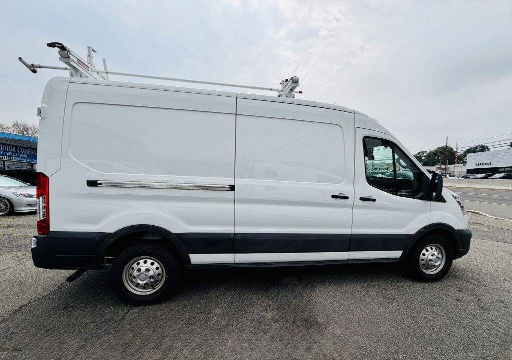 Used 2023 Ford Transit 250 Medium Roof AWD w/ Load Area Protection Package image 8