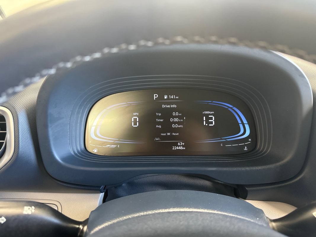 Used 2024 Hyundai Venue Limited FWD image 20