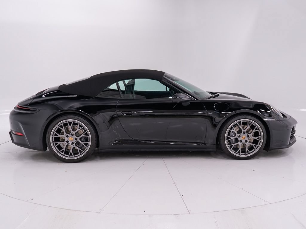 Used 2025 Porsche 911 Carrera RWD image 15