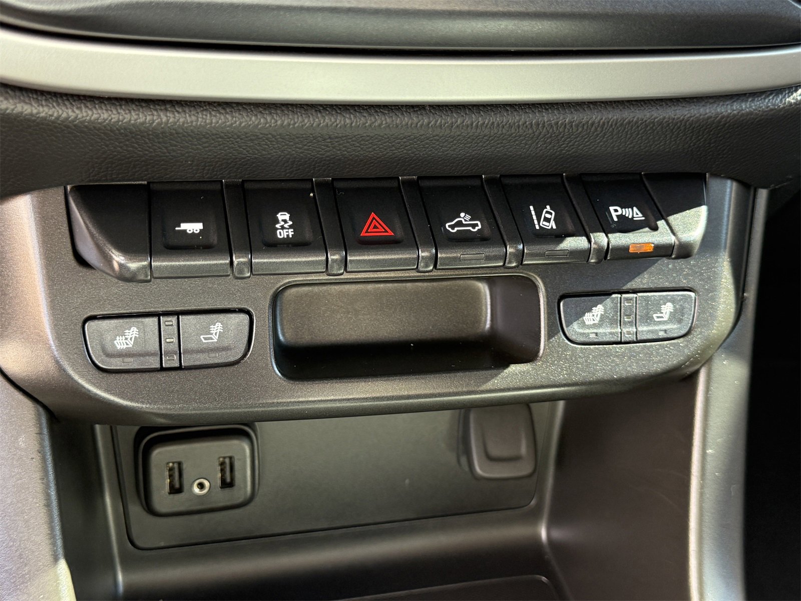 Used 2021 Chevrolet Colorado LT w/ Safety Package image 21