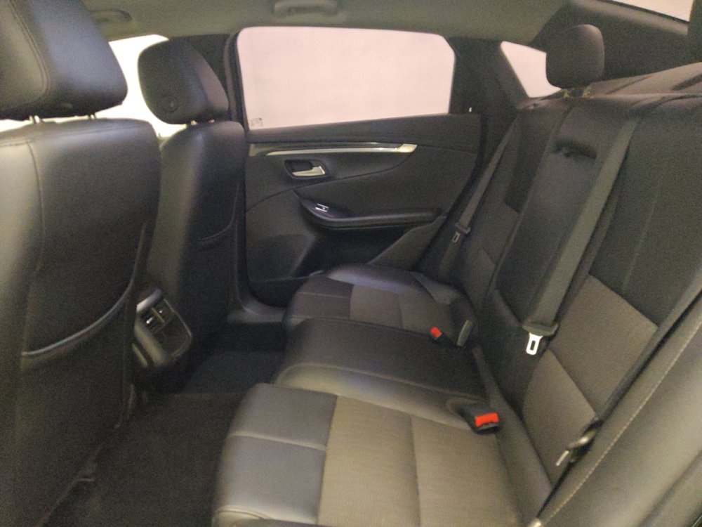Used 2019 Chevrolet Impala LT FWD image 18