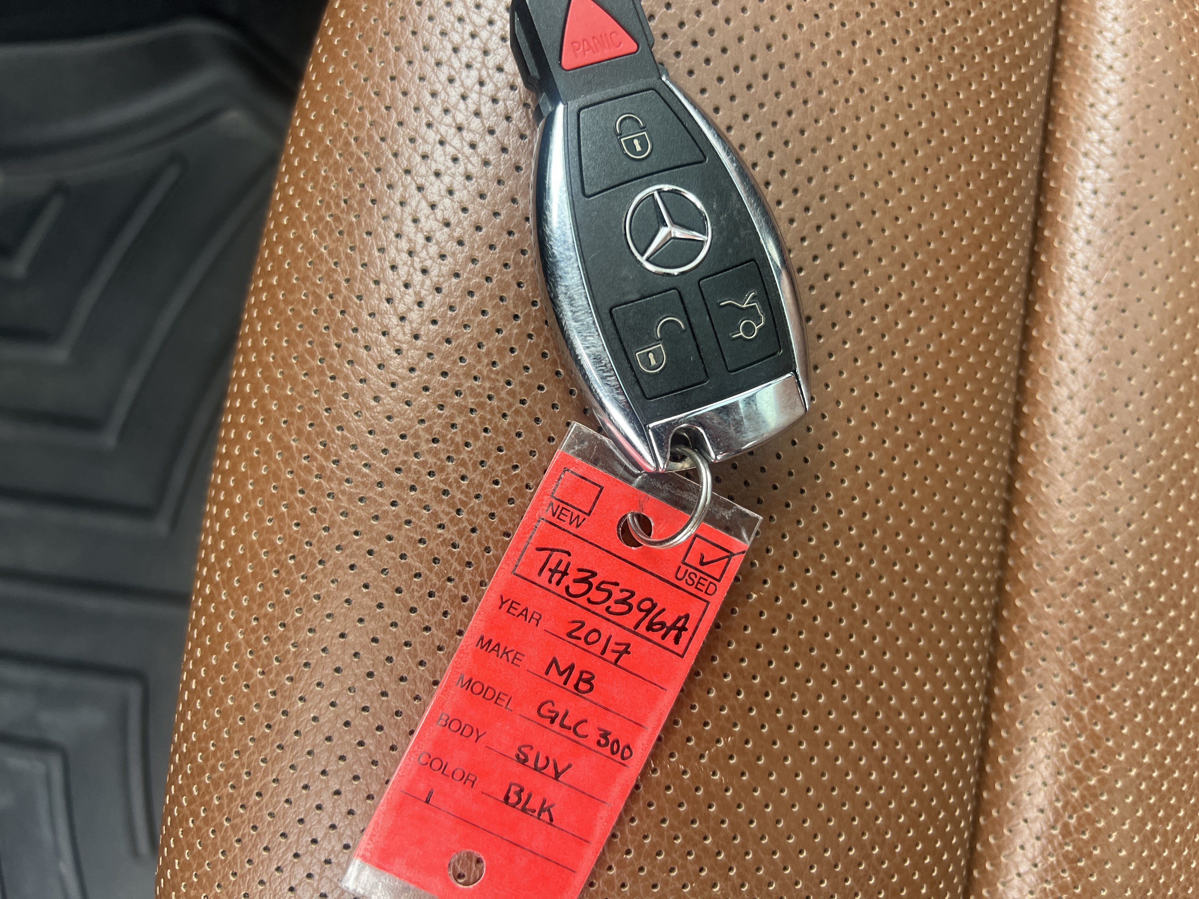 Used 2017 Mercedes-Benz GLC 300 4MATIC image 38