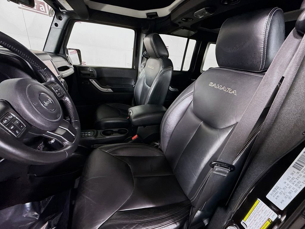 Used 2016 Jeep Wrangler Unlimited Sahara w/ Connectivity Group image 22