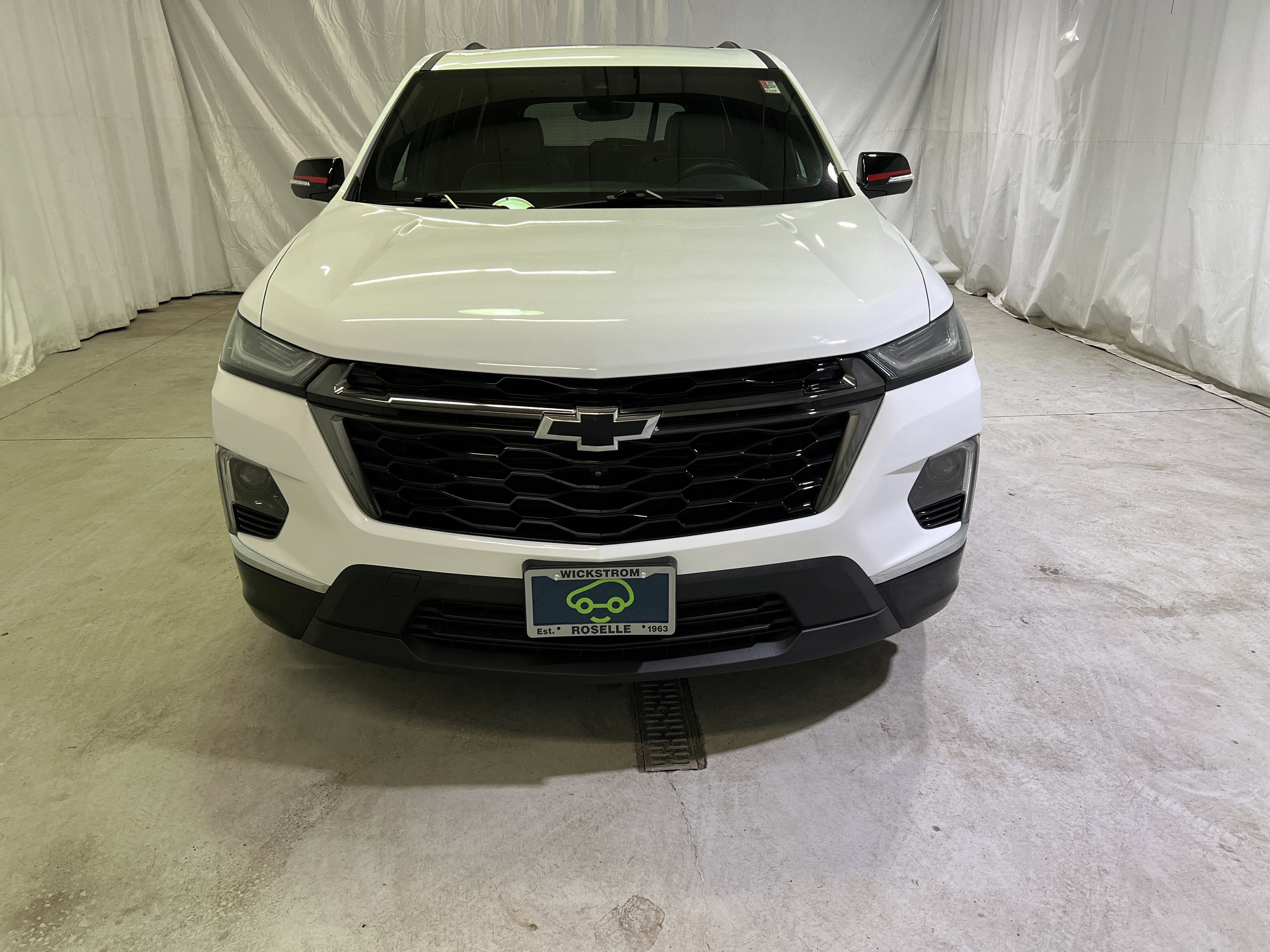 Used 2023 Chevrolet Traverse Premier w/ Redline Edition image 3