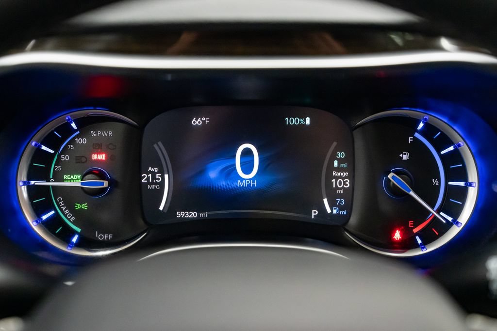 Used 2023 Chrysler Pacifica Limited FWD image 18