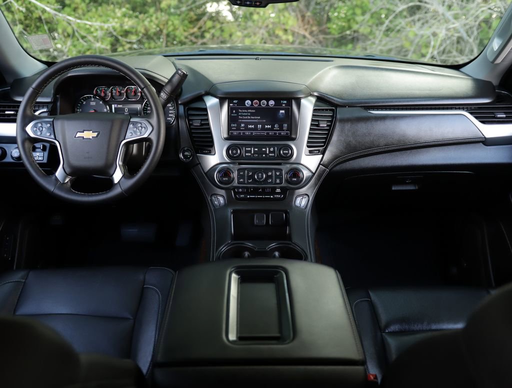 Used 2020 Chevrolet Tahoe LT w/ Luxury Package AWD/4WD image 19