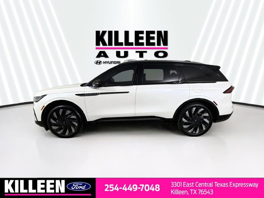 Used 2026 Lincoln Nautilus Reserve w/ Jet Appearance Package AWD/4WD image 4