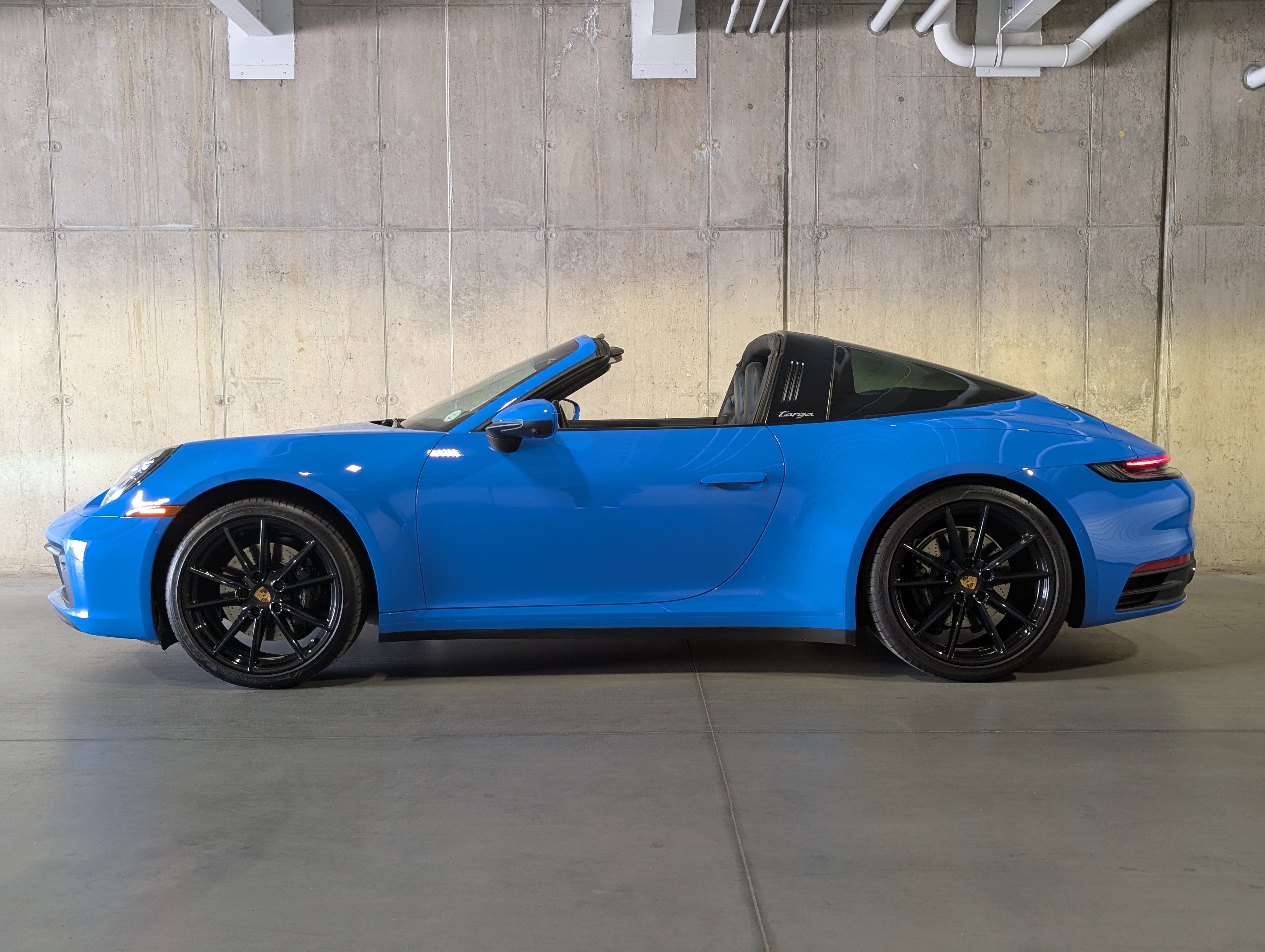 Certified 2022 Porsche 911 Targa 4S image 2