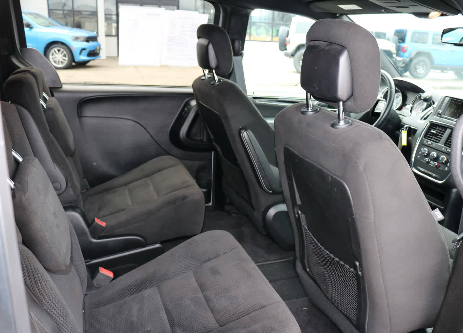 Used 2017 Dodge Grand Caravan SE FWD image 23