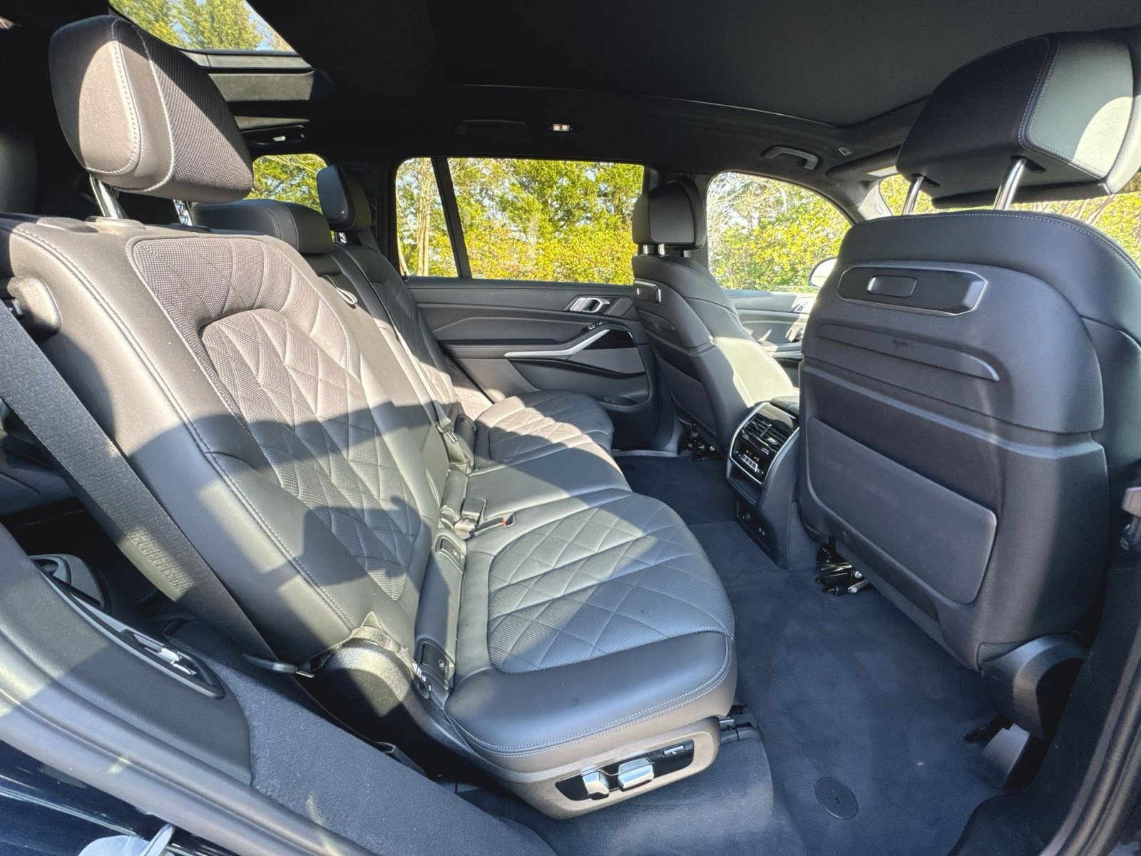 Used 2023 BMW X7 xDrive40i w/ M Sport Package image 32