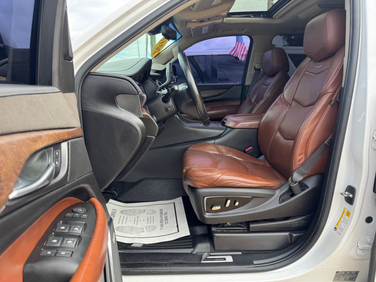 Used 2017 Cadillac Escalade ESV Luxury RWD image 12