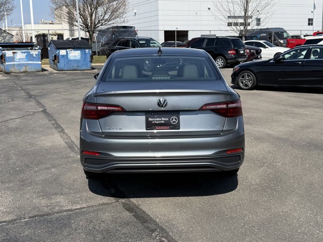 Used 2024 Volkswagen Jetta SE image 6
