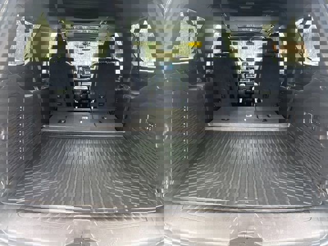 Used 2022 Chevrolet Suburban LT w/ LT Signature Plus Package image 30