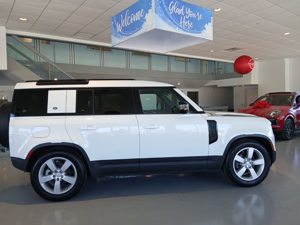 Used 2024 Land Rover Defender 110 S image 6