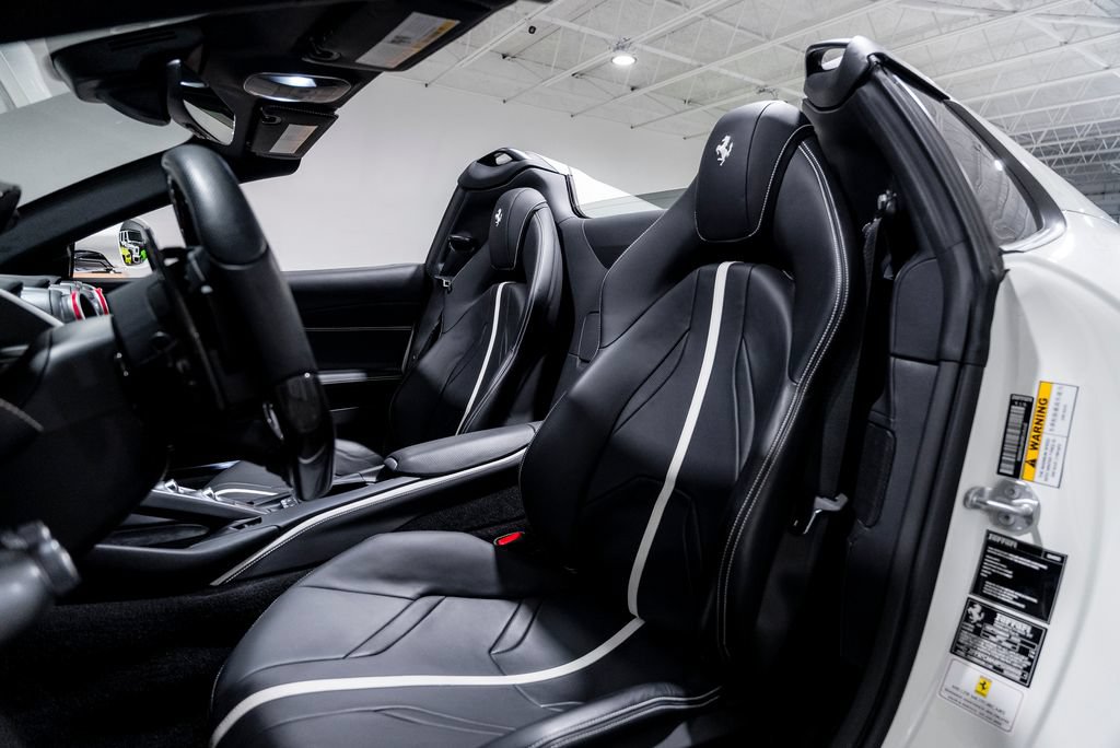 Used 2023 Ferrari 812 GTS RWD image 34