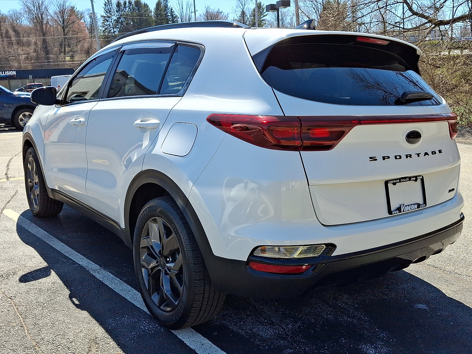 Used 2022 Kia Sportage Nightfall Edition image 4