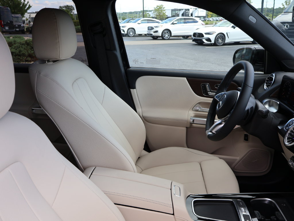 New 2026 Mercedes-Benz GLB 250 4MATIC image 8