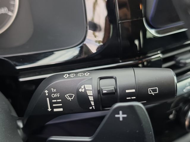 Used 2026 Nissan Pathfinder SV FWD image 23
