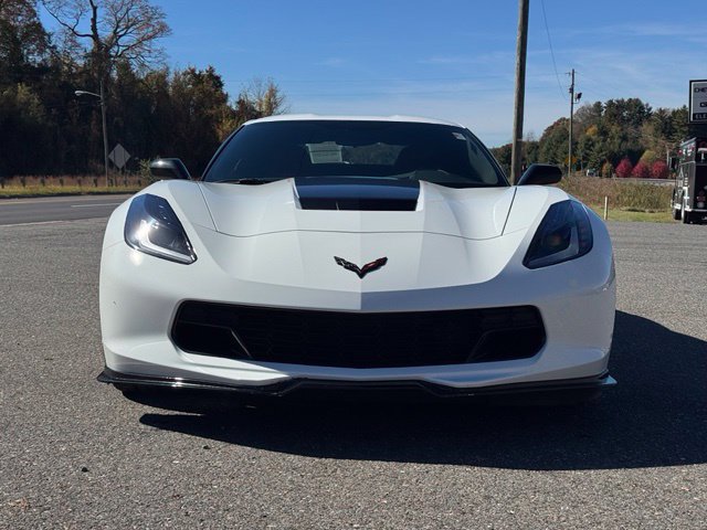 Used 2015 Chevrolet Corvette Stingray Coupe RWD image 2