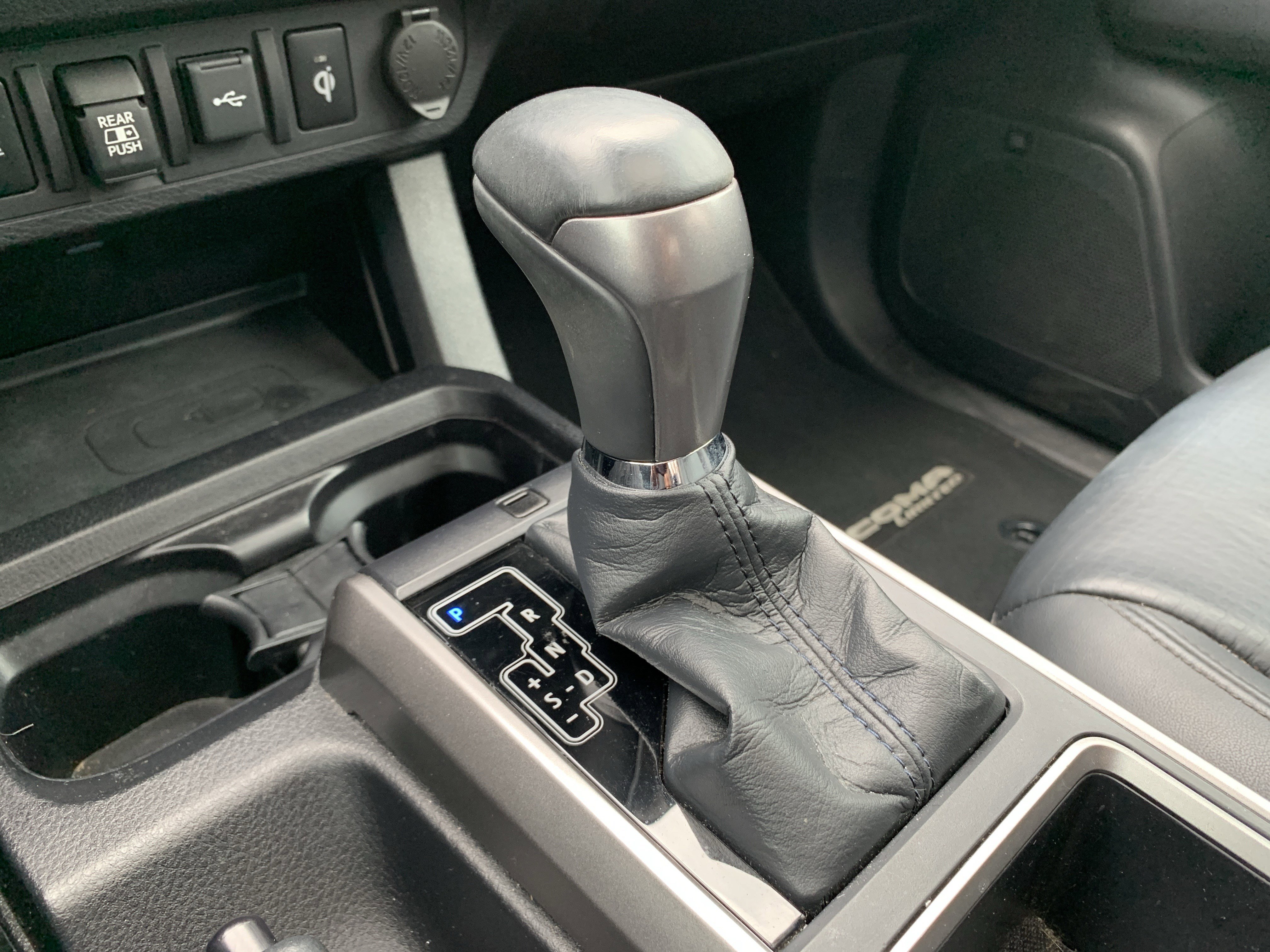 Used 2021 Toyota Tacoma Limited image 26