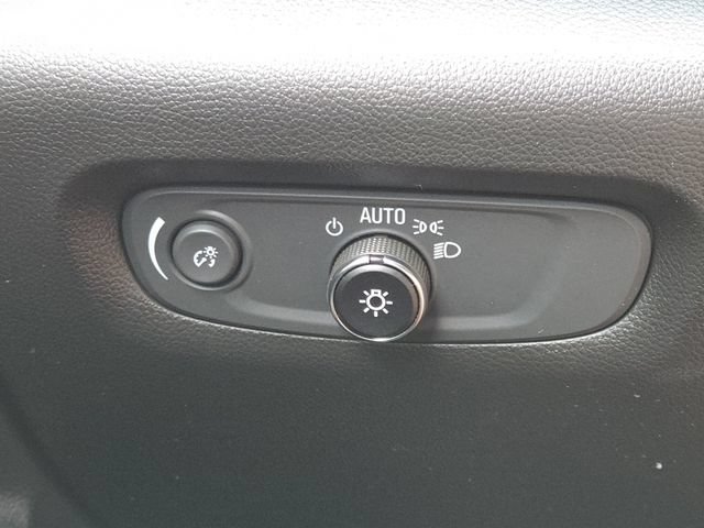Certified 2023 Chevrolet Traverse LT FWD image 12