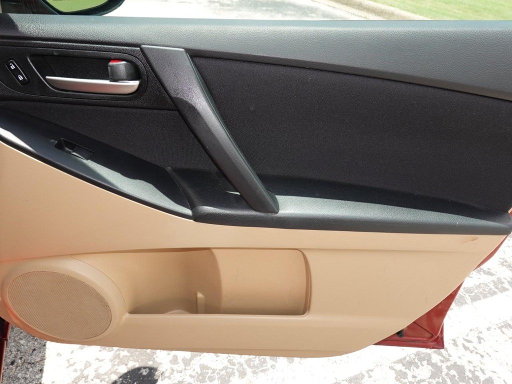 Used 2010 MAZDA MAZDA3 i Touring FWD image 21