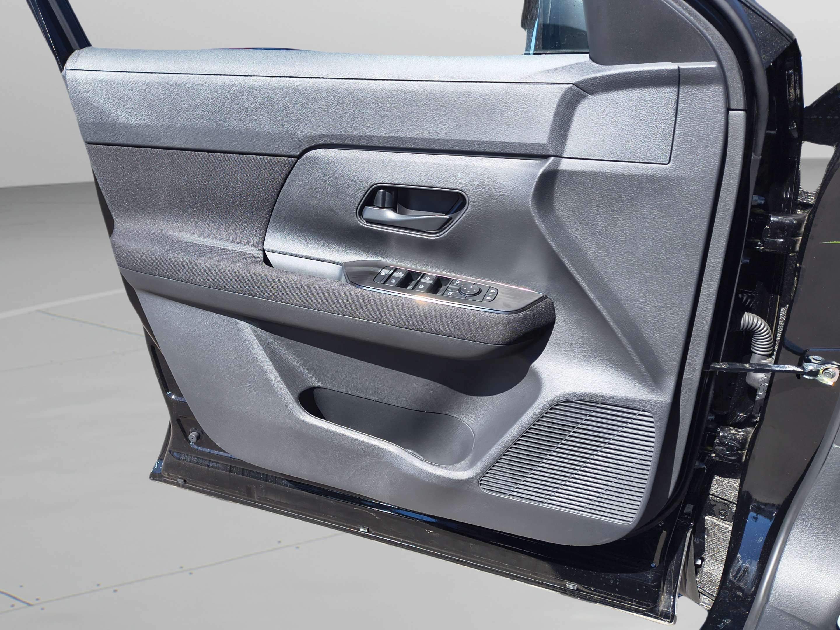New 2027 Nissan Kicks S FWD image 21