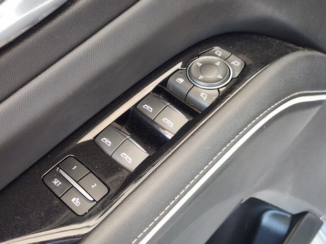 Used 2022 Cadillac Escalade Luxury w/ LPO, Illumination Package AWD/4WD image 21