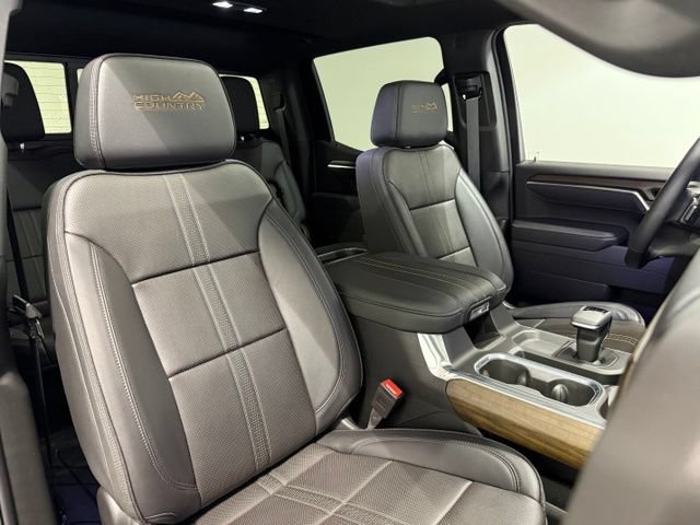 Used 2025 Chevrolet Silverado 1500 High Country AWD/4WD image 31
