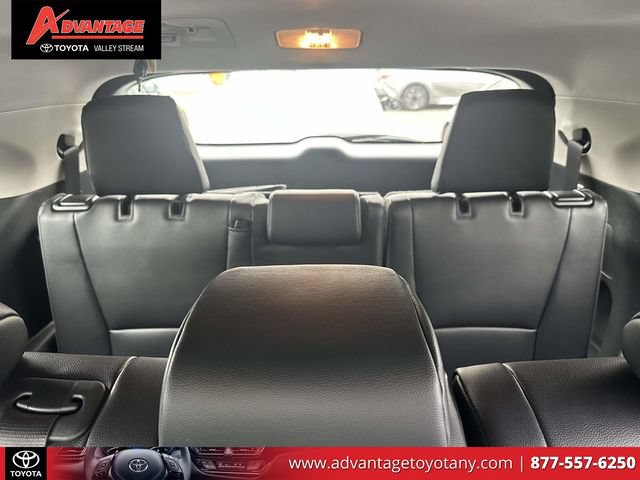 Used 2024 Toyota Highlander XLE AWD/4WD image 15