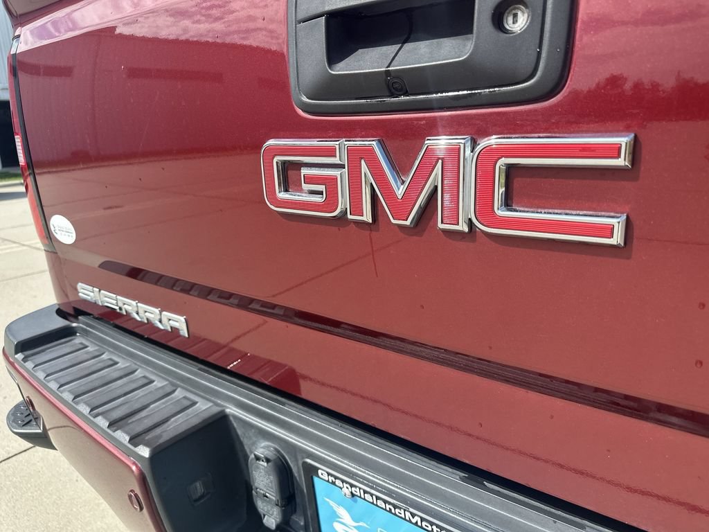 Certified 2015 GMC Sierra 2500 Denali w/ Duramax Plus Package AWD/4WD image 32