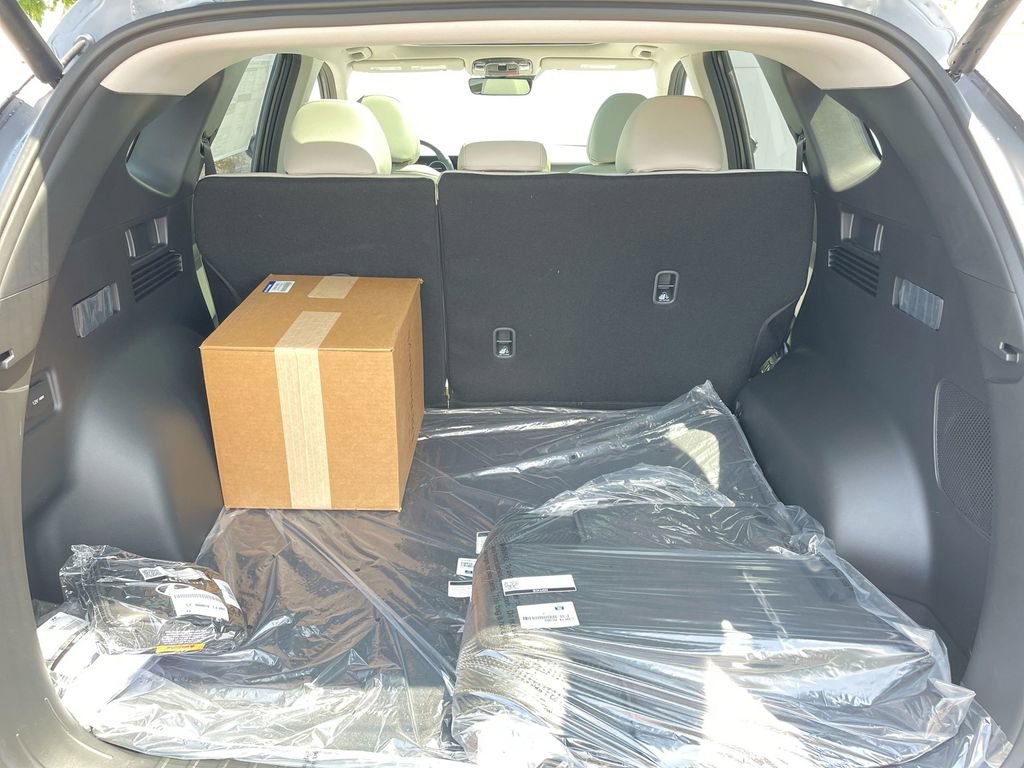 New 2025 Hyundai Tucson Limited image 48