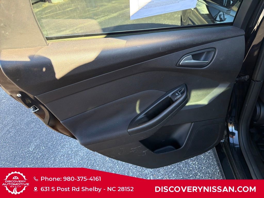 Used 2017 Ford Focus ST image 31