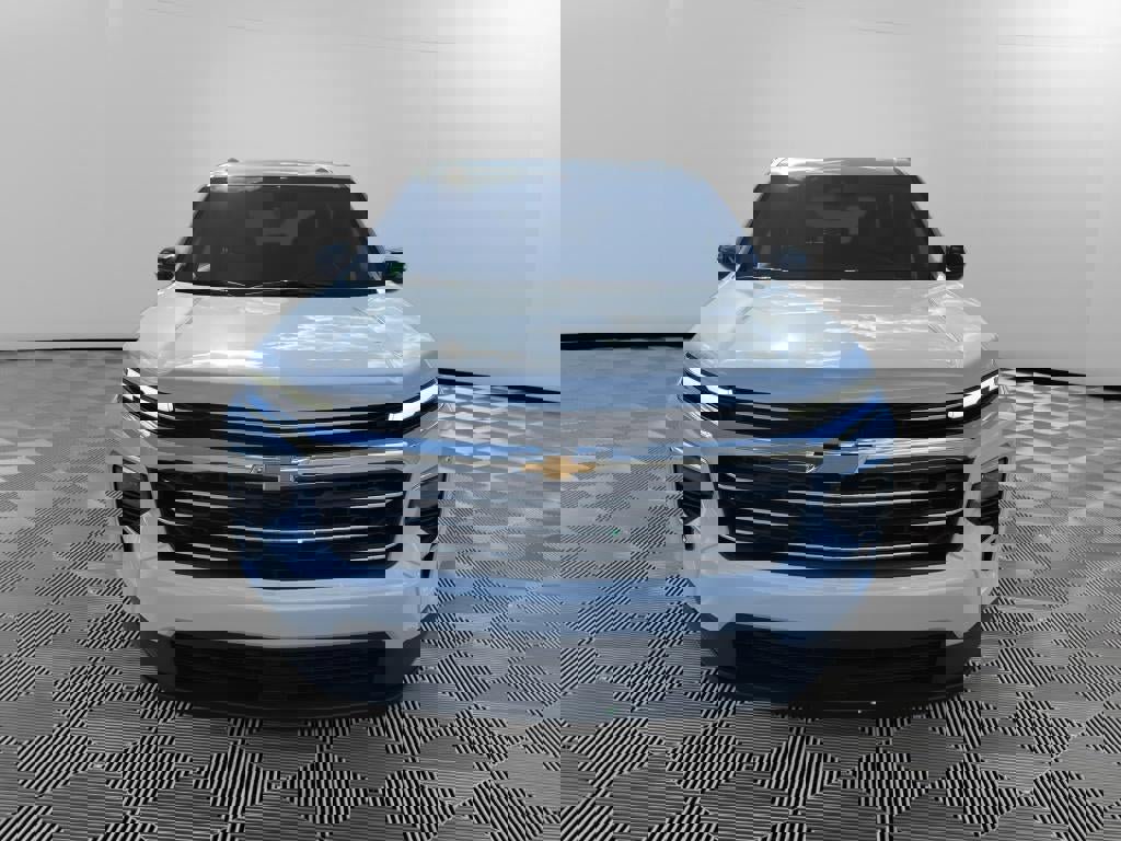 New 2026 Chevrolet Traverse LT w/ Driver Confidence Package image 2