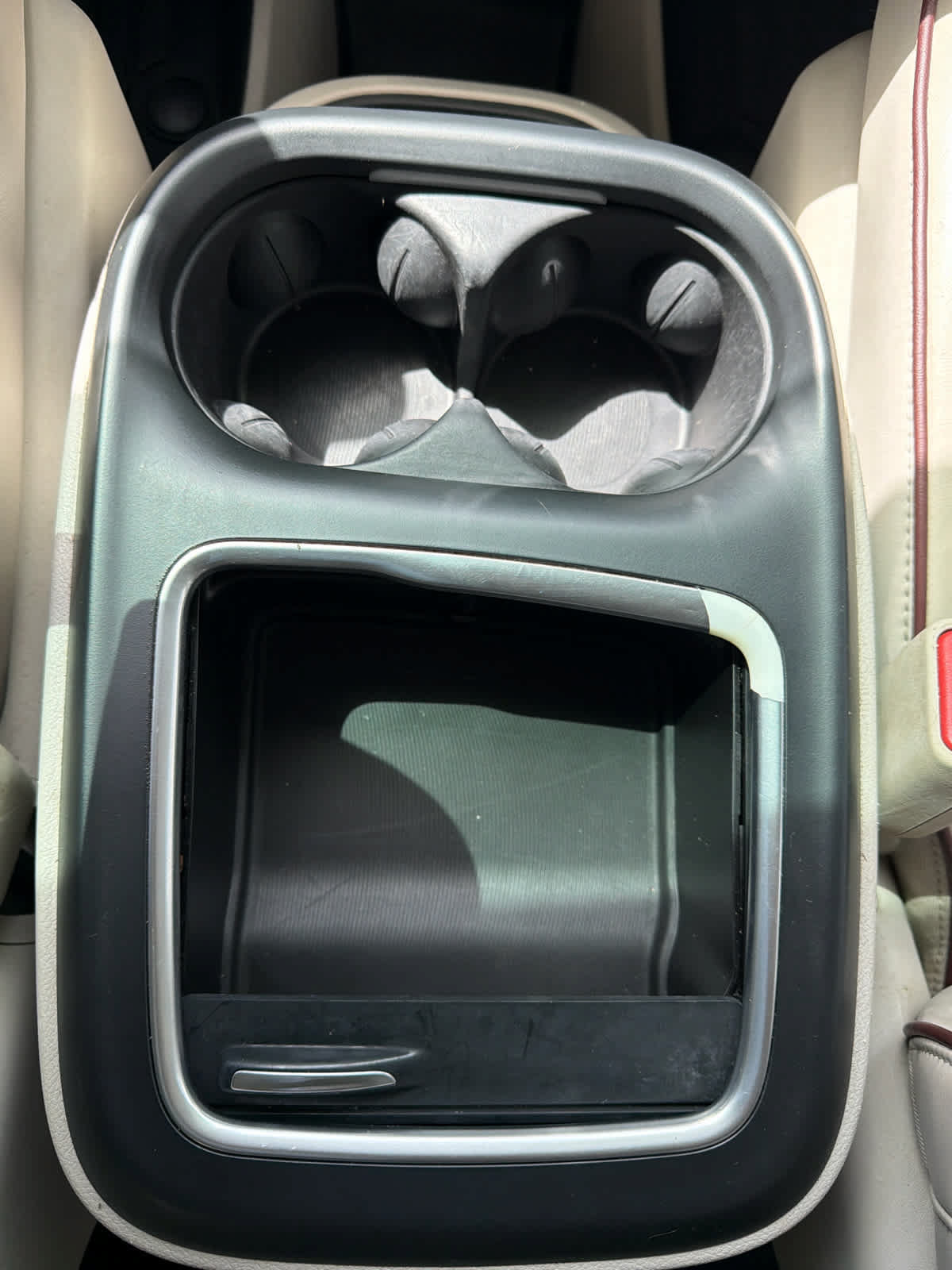 Used 2017 Chrysler Pacifica Limited FWD image 18