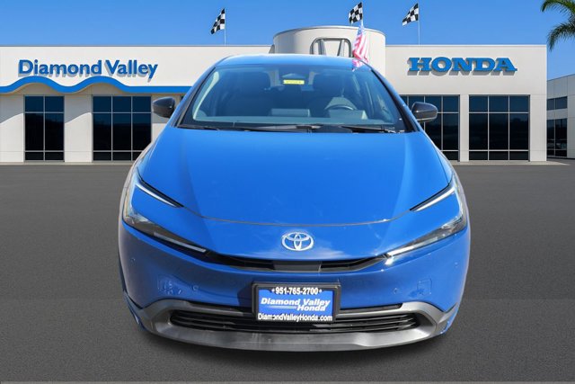 Used 2025 Toyota Prius LE image 2