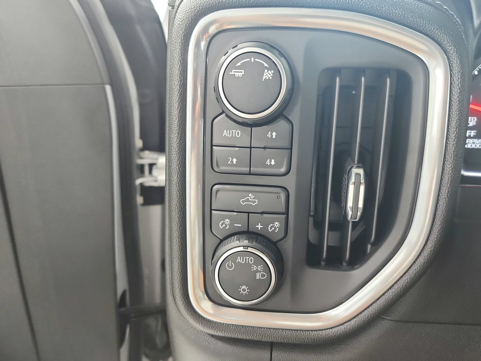 Used 2019 Chevrolet Silverado 1500 LT w/ All-Star Edition AWD/4WD image 24