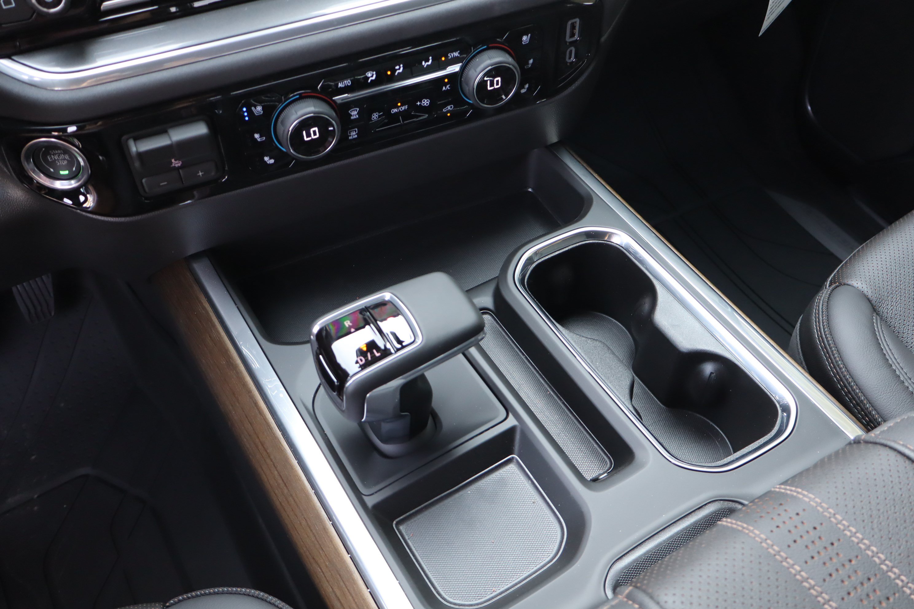 New 2026 Chevrolet Silverado 1500 High Country w/ High Country Premium Package AWD/4WD image 19