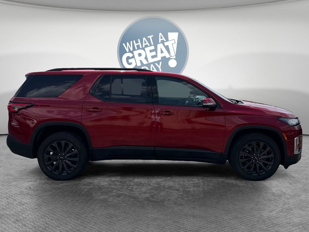 Used 2023 Chevrolet Traverse RS AWD/4WD image 2