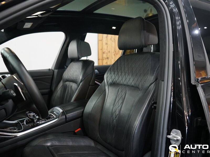 Used 2021 BMW X7 M50i AWD/4WD image 17