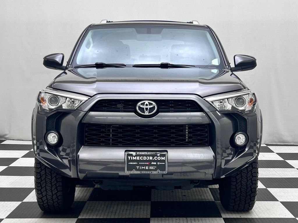 Used 2018 Toyota 4Runner SR5 AWD/4WD image 3