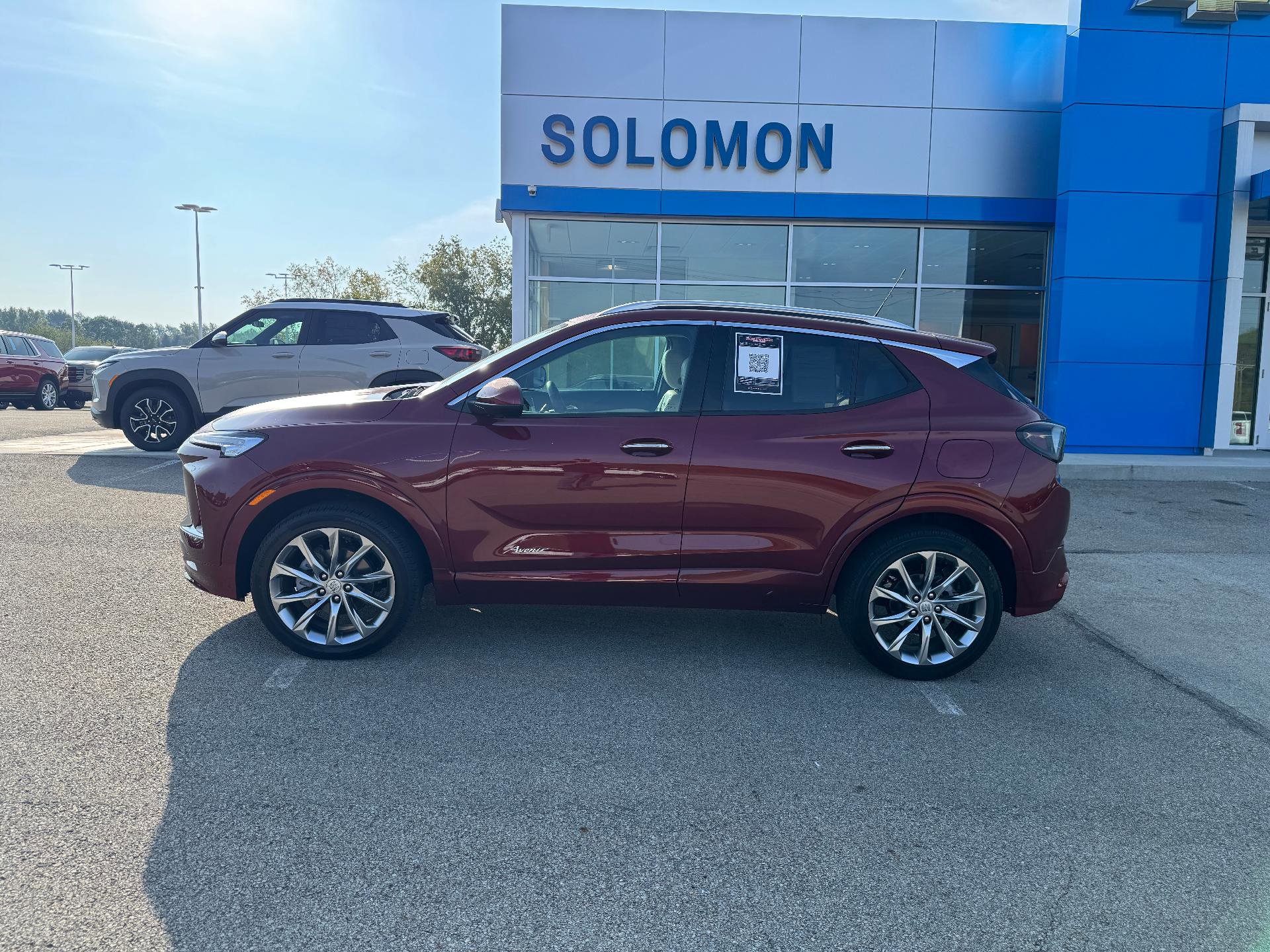 Used 2025 Buick Encore GX Avenir w/ Avenir Technology Package image 2