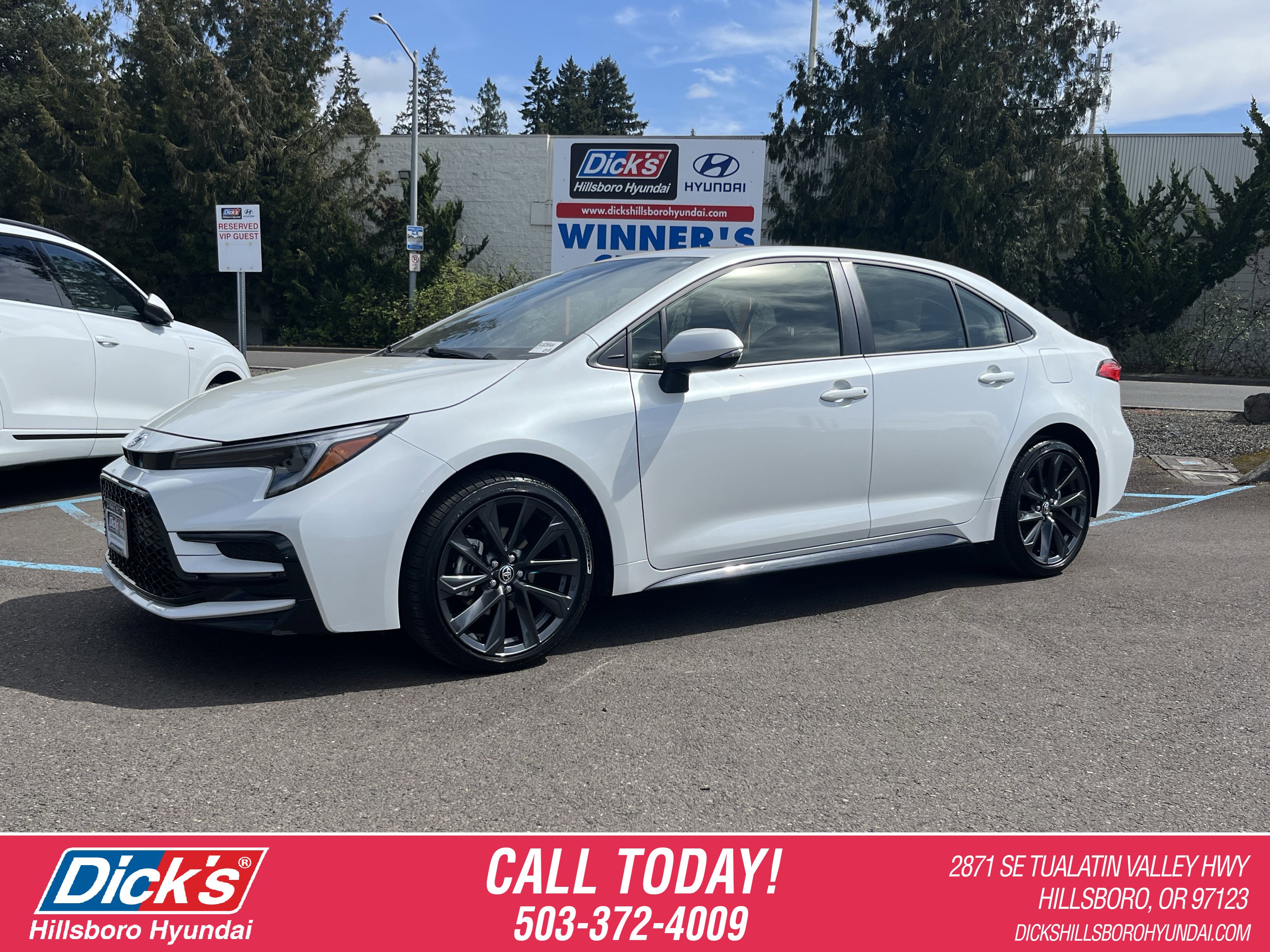 Used 2024 Toyota Corolla SE w/ SE Package FWD image 1