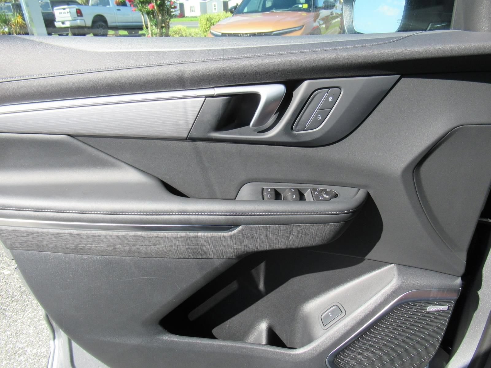 Used 2026 Buick Enclave Preferred FWD image 23