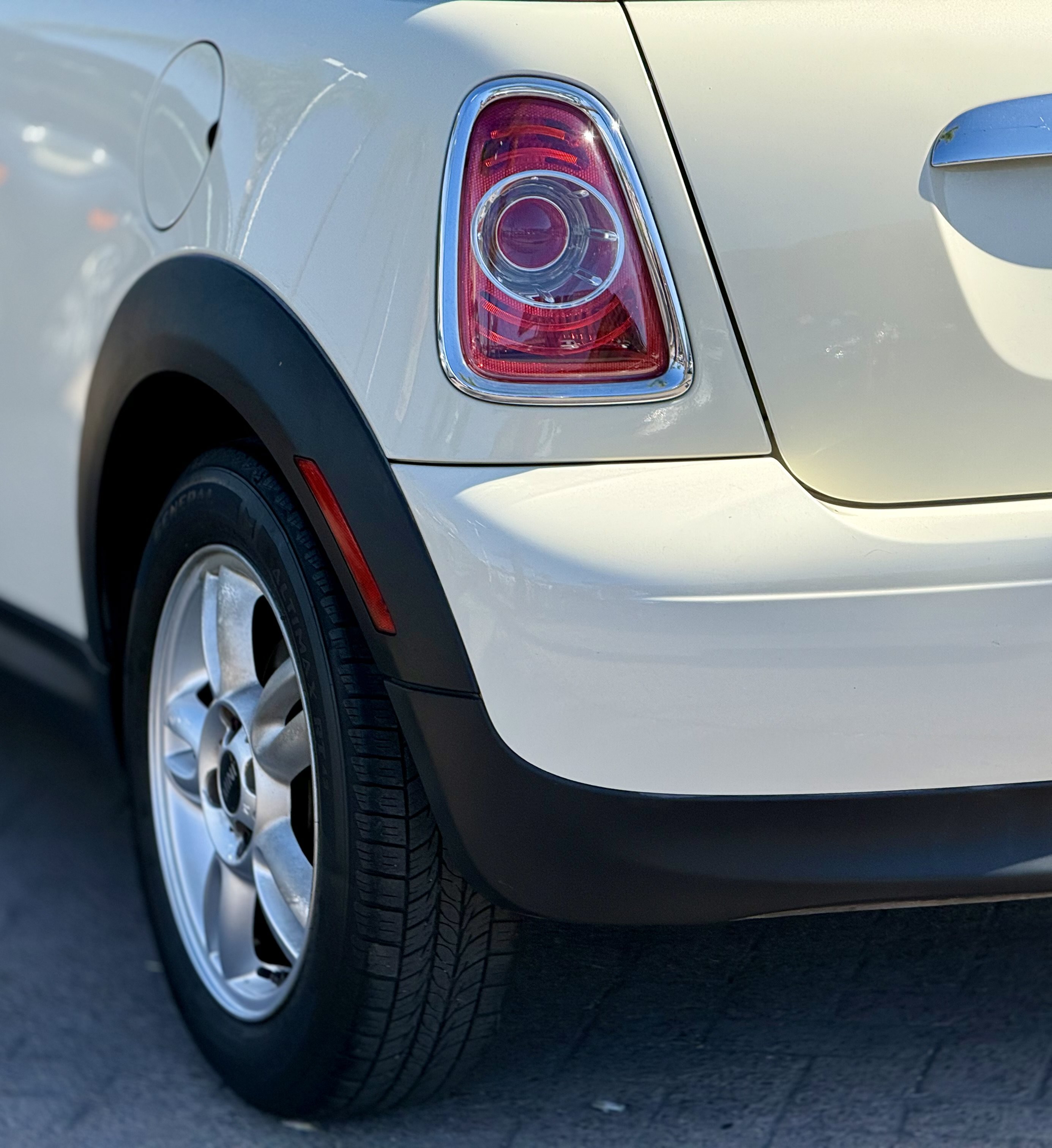 Used 2011 MINI Cooper Hardtop FWD image 12