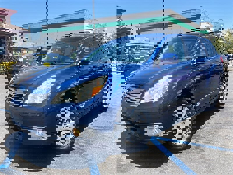 Used 2010 Subaru Outback 2.5i Premium image 1